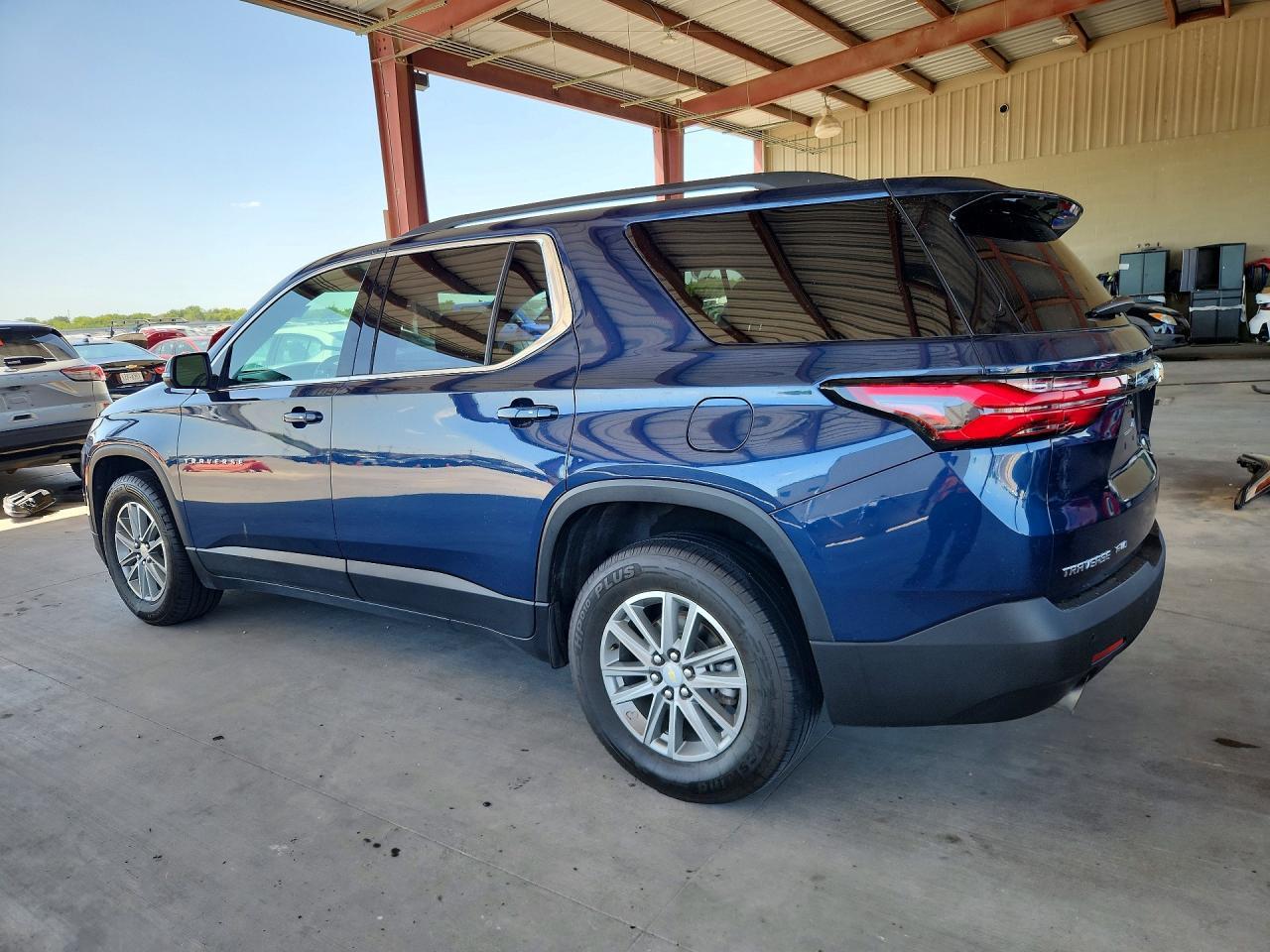 2023 Chevrolet Traverse Lt - zdjęcie 2