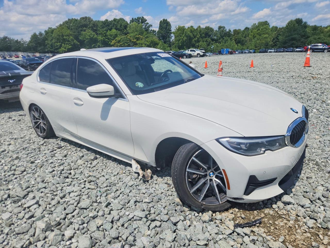 2021 BMW 330Xi - zdjęcie 4
