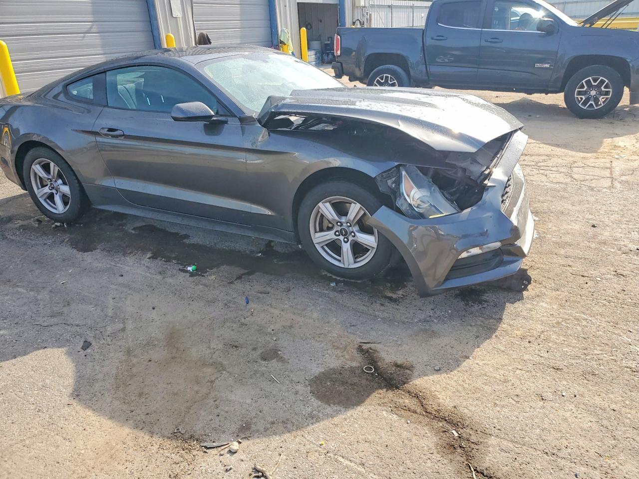 2015 Ford Mustang - zdjęcie 4
