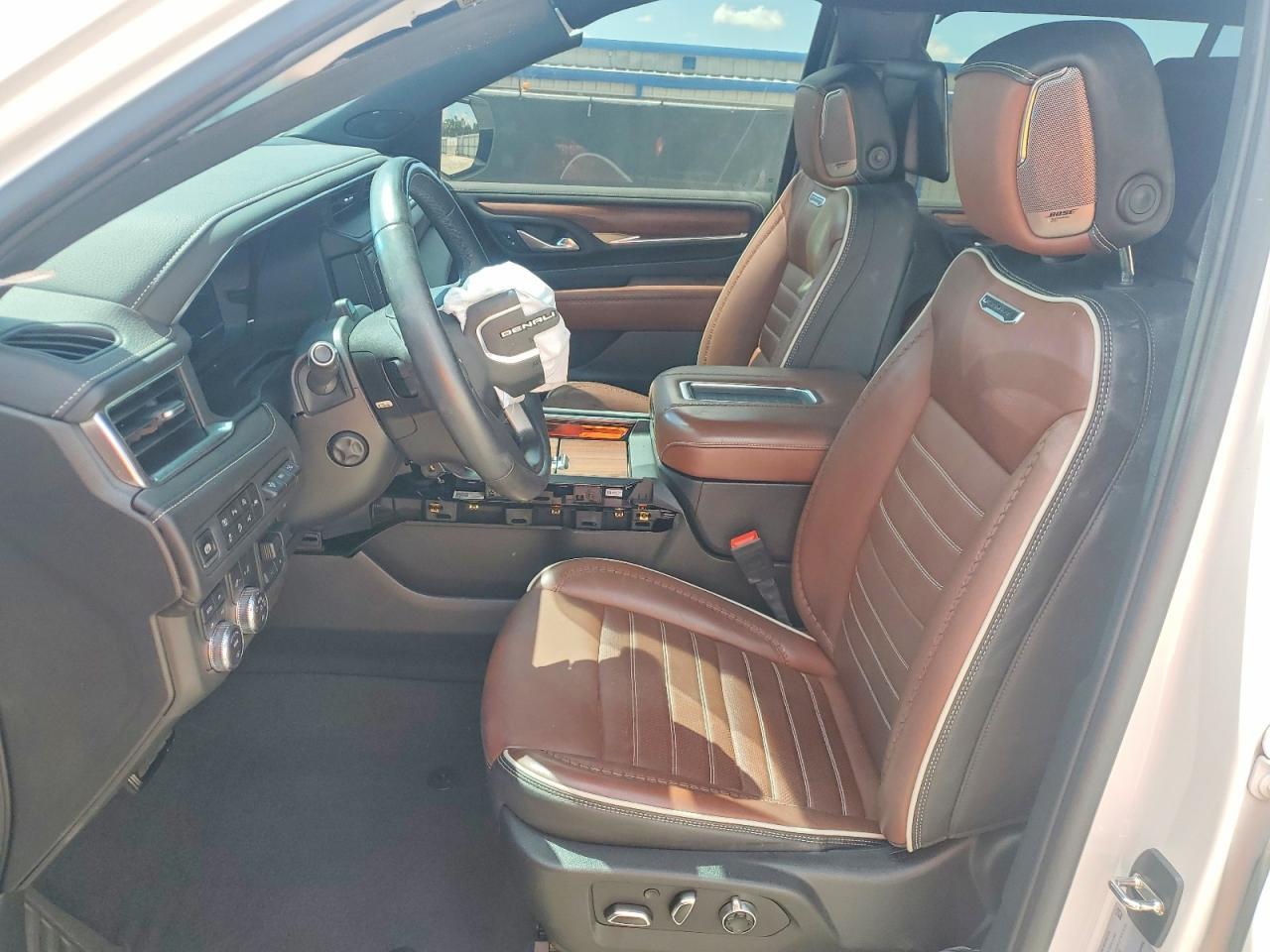 2024 GMC Yukon Denali Ultimate - zdjęcie 7