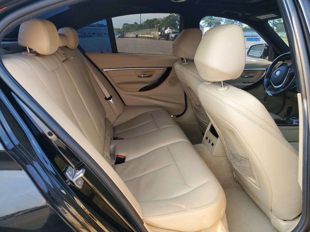 2016 BMW Seria 3 328i - zdjęcie 10