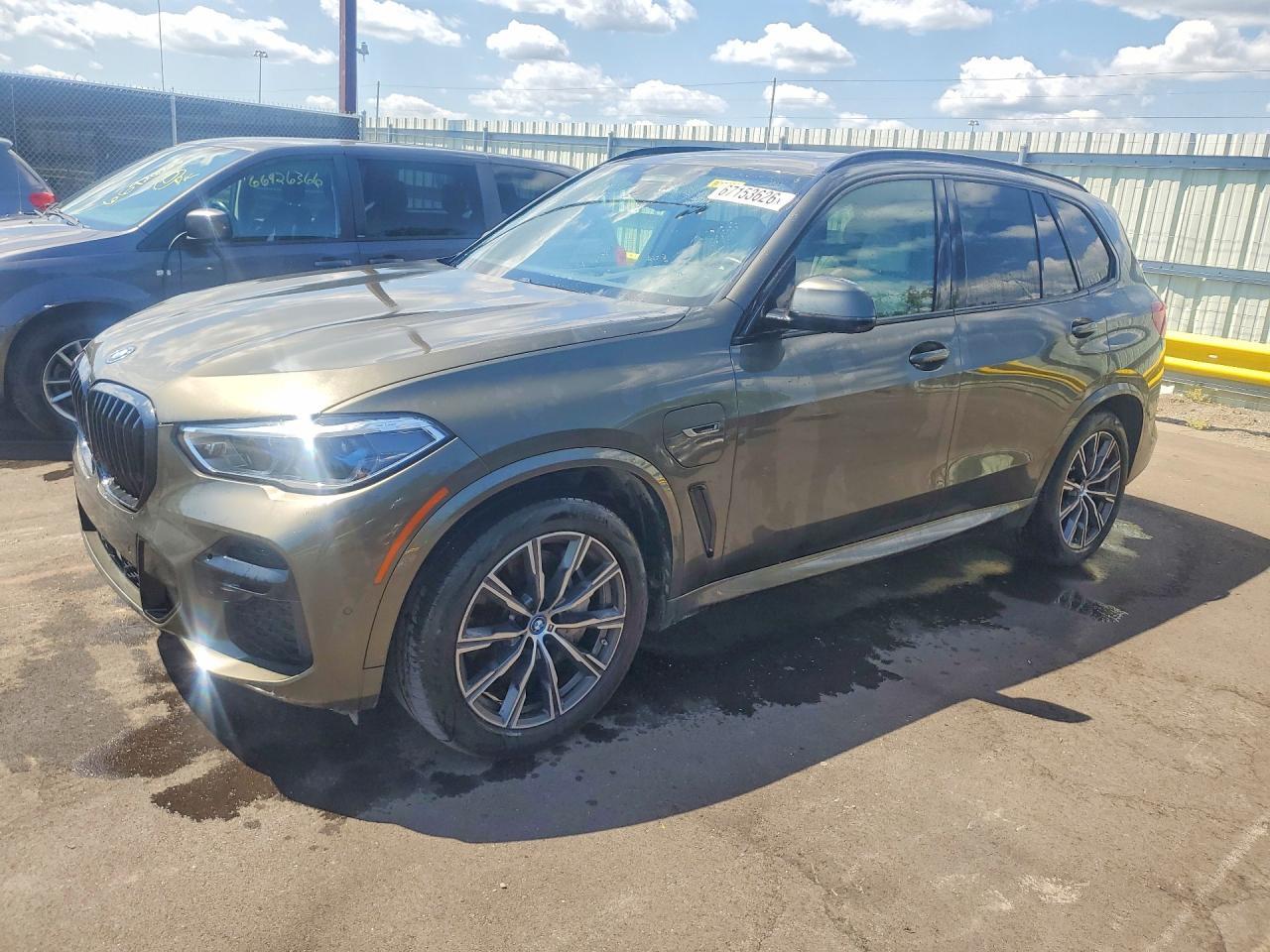 2023 BMW X5 xDrive45E - zdjęcie główne