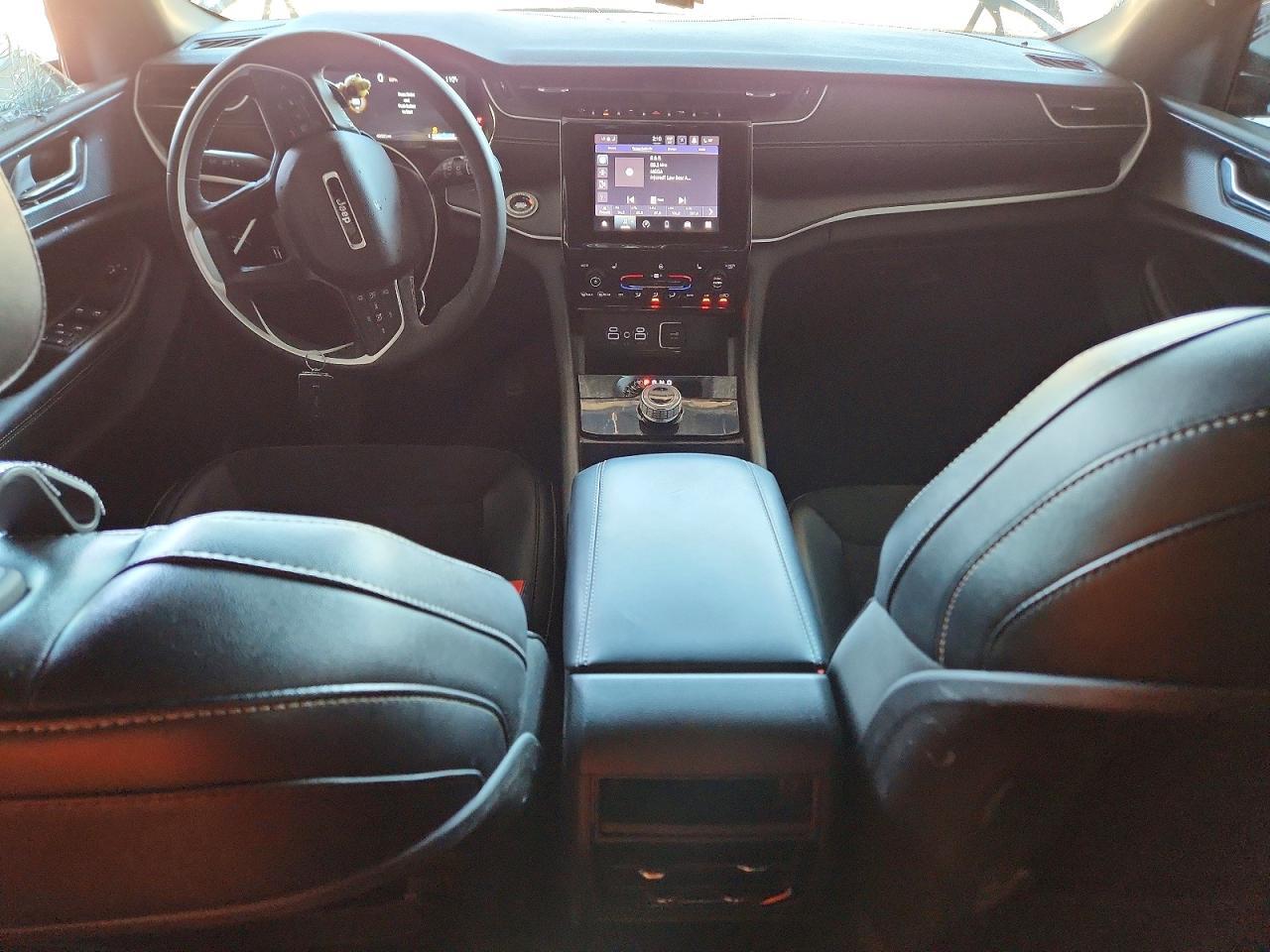 2024 Jeep Grand Cherokee Laredo - zdjęcie 8