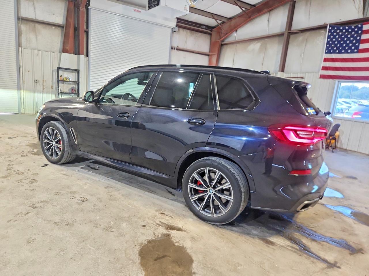 2021 BMW X5 M50I - zdjęcie 2