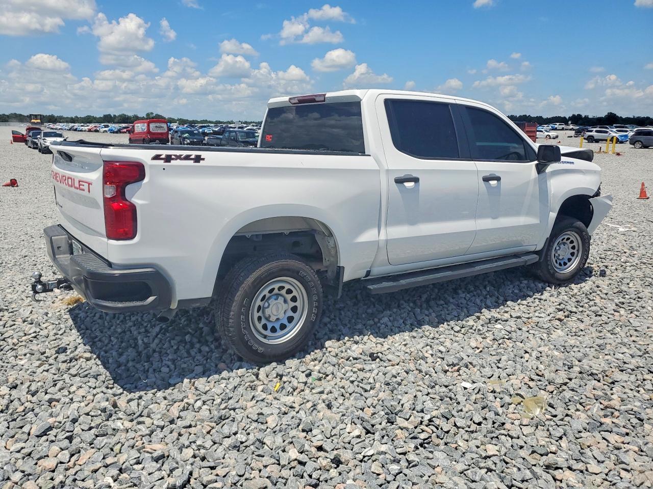 2021 Chevrolet Silverado K1500 - zdjęcie 3