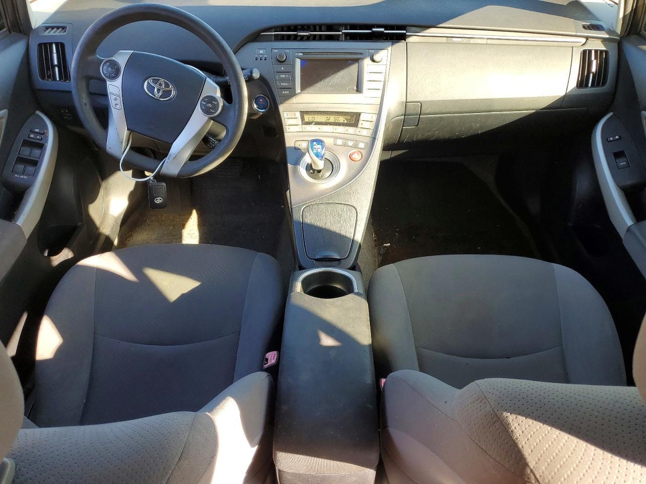 2013 Toyota Prius One - zdjęcie 8