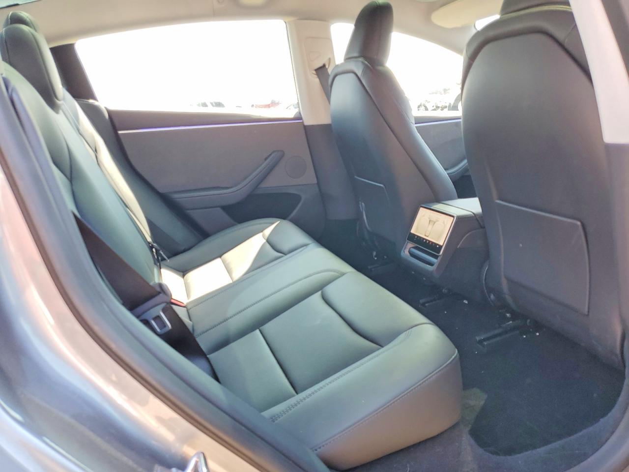 2024 Tesla Model 3 - zdjęcie 10