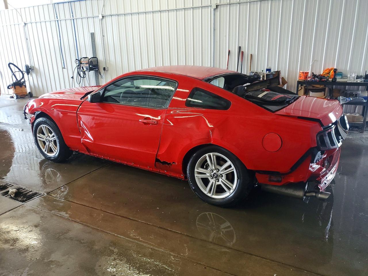 2013 Ford Mustang - zdjęcie 2