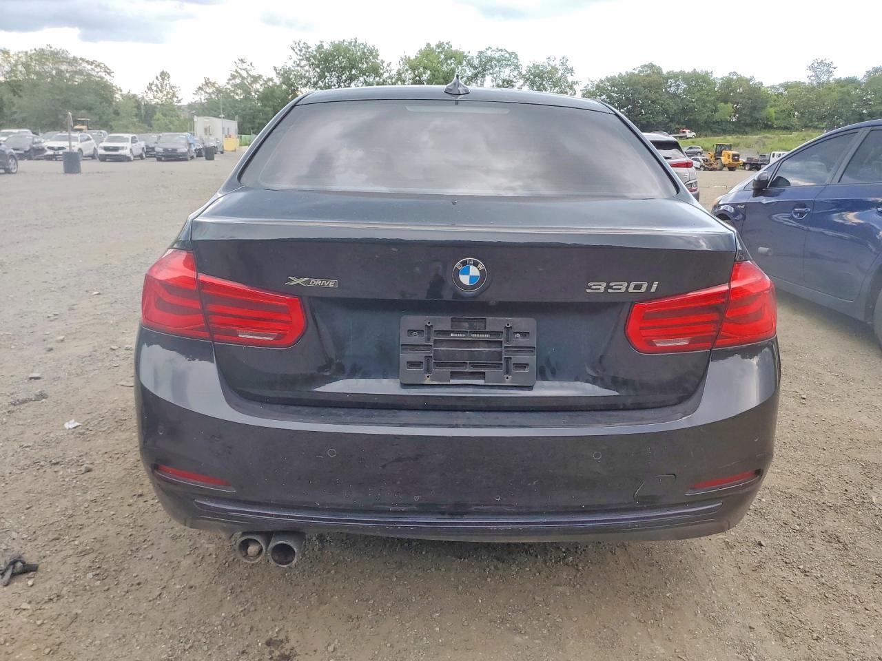 2017 BMW Seria 3 330i - zdjęcie 6