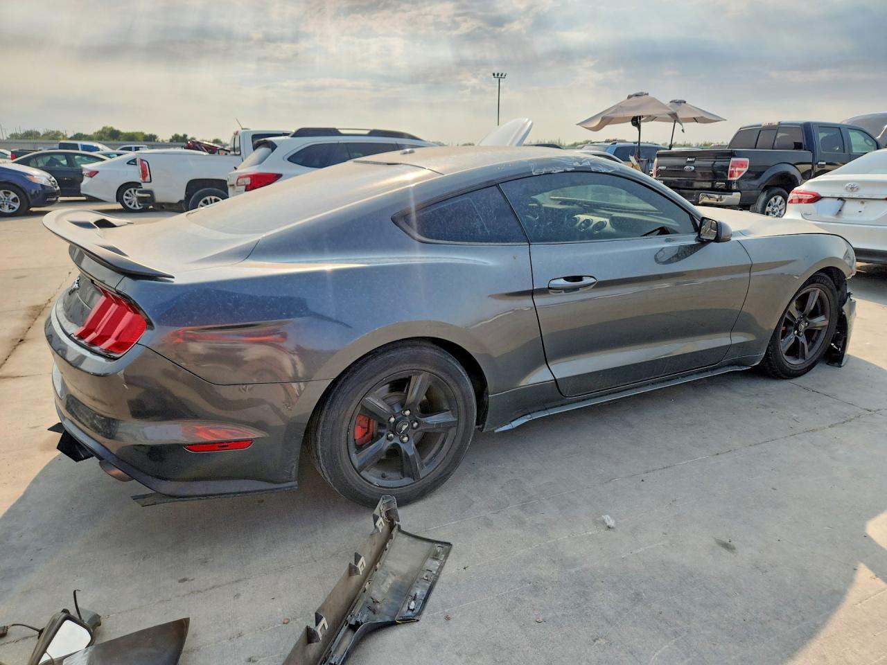 2019 Ford Mustang - zdjęcie 3