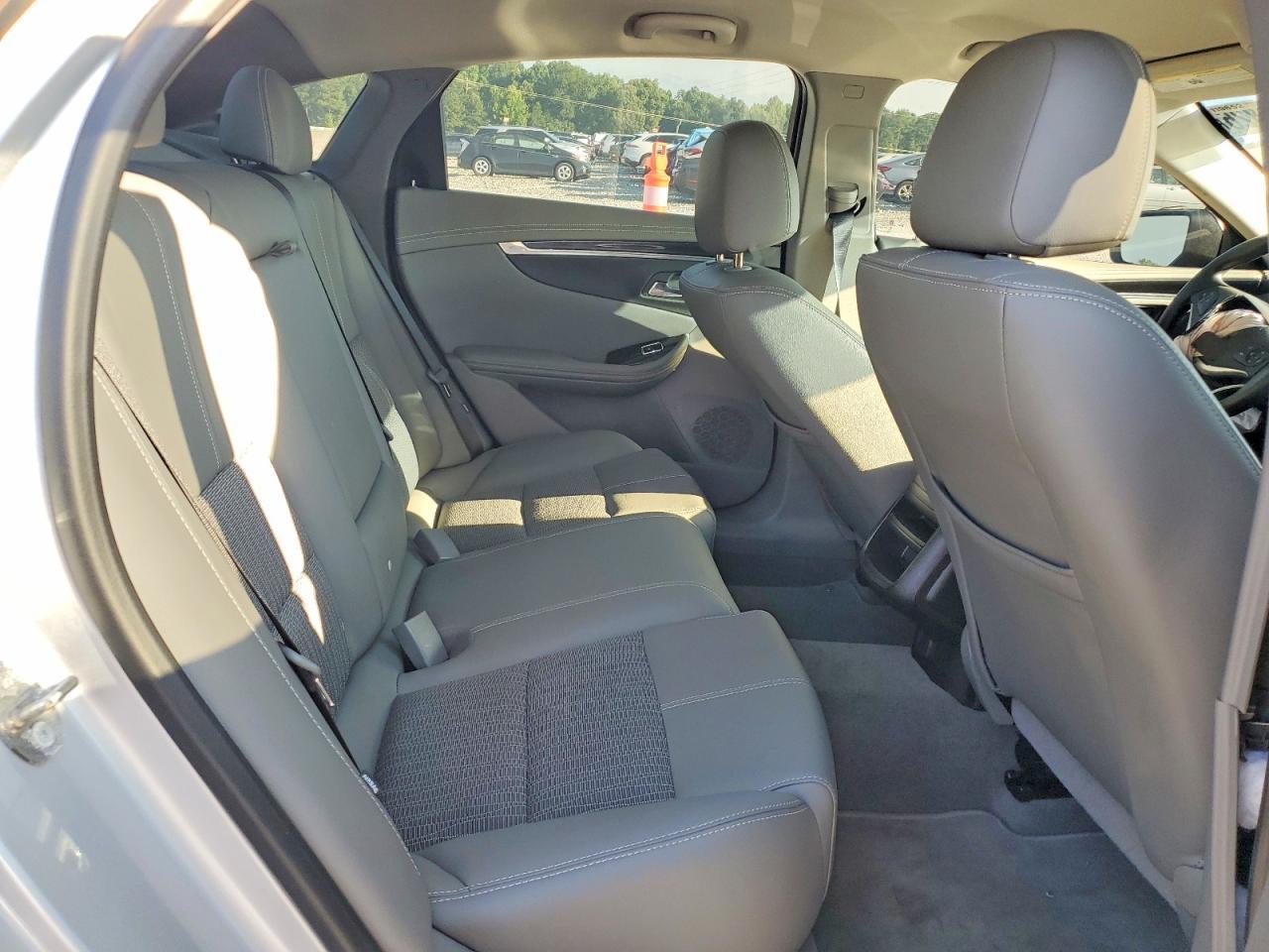 2018 Chevrolet Impala Ls - zdjęcie 10