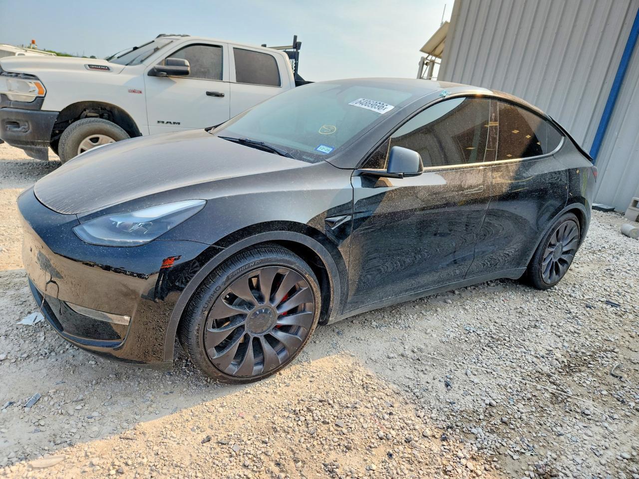 2023 Tesla Model Y - zdjęcie główne