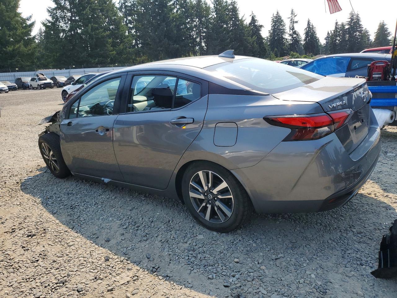 2021 Nissan Versa Sv - zdjęcie 2