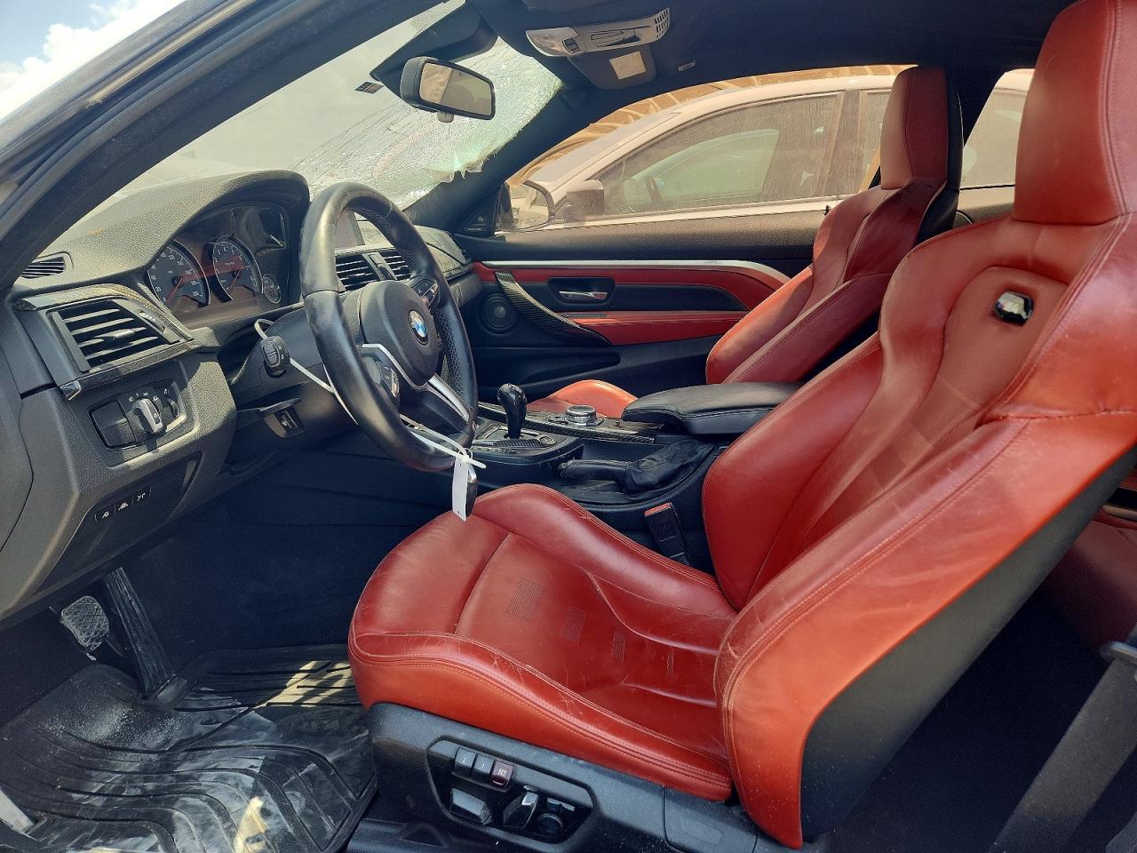 2015 BMW M4 - zdjęcie 7