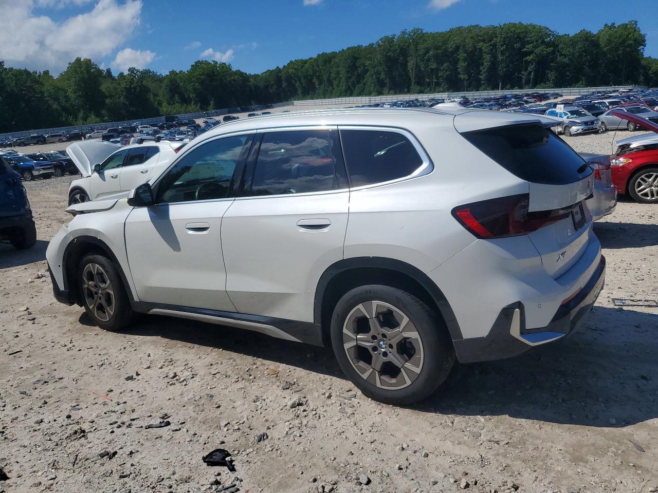 2023 BMW X1 xDrive28I - zdjęcie 2