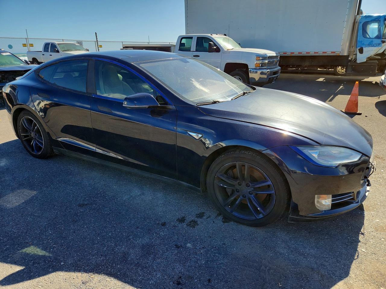 2014 Tesla Model S - zdjęcie 4