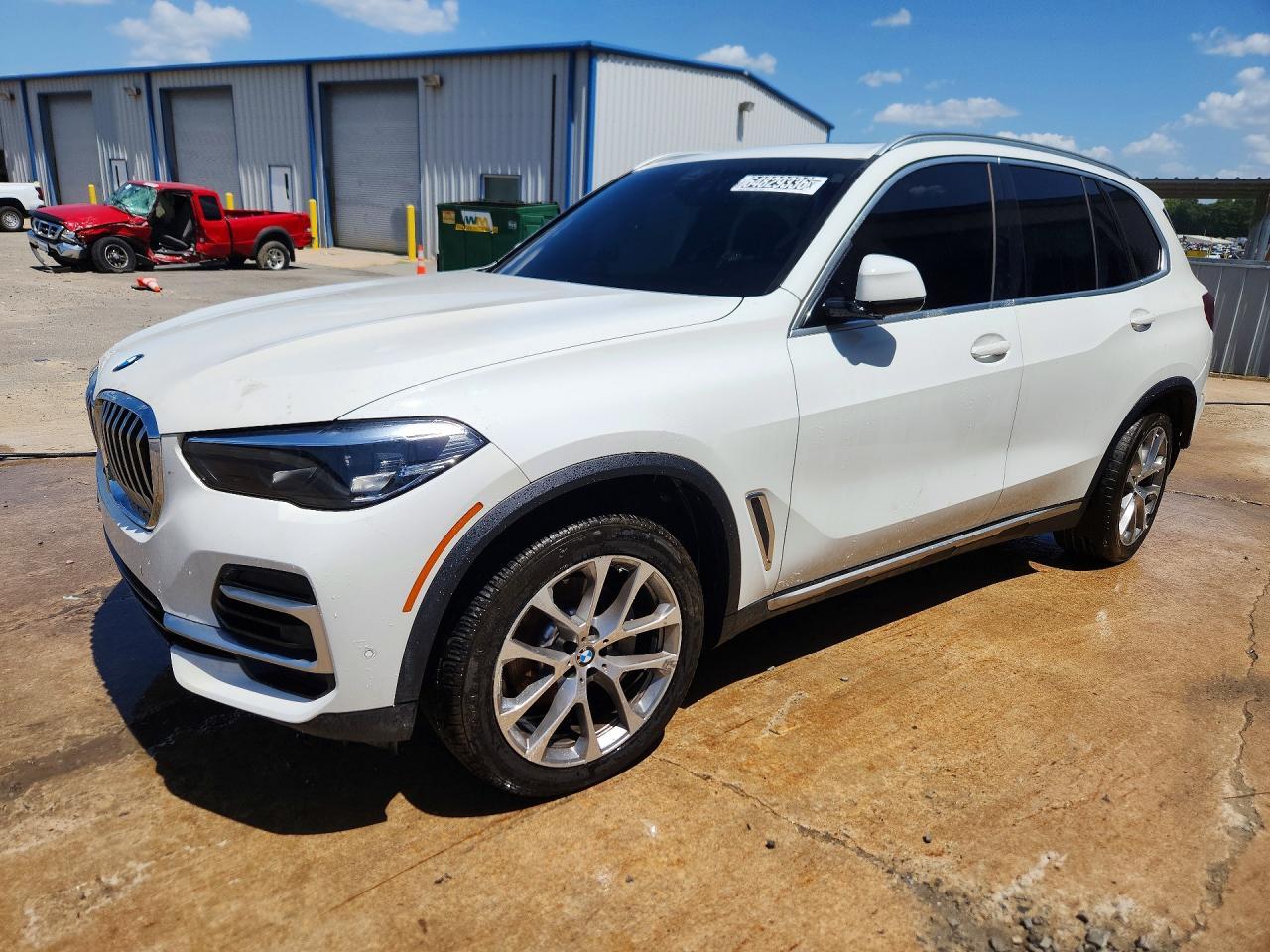 2022 BMW X5 xDrive40I - zdjęcie główne