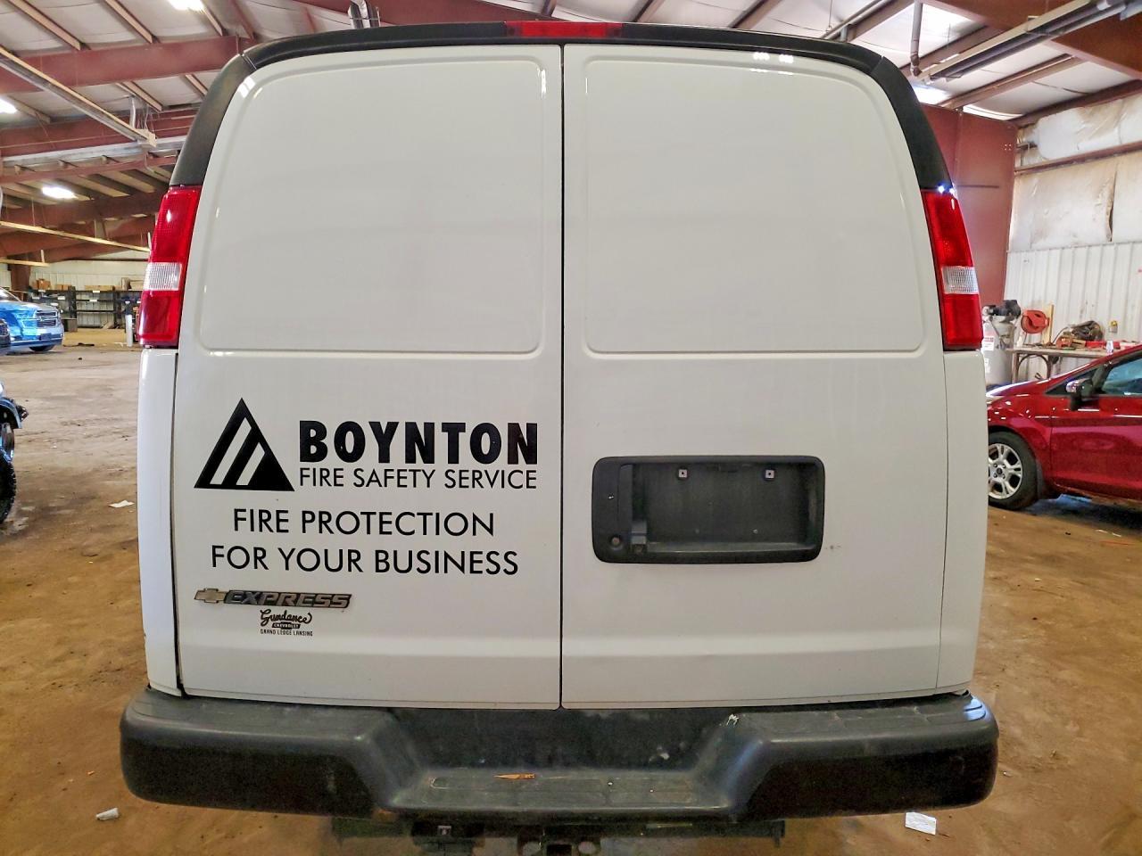 2022 Chevrolet Express G2500 - zdjęcie 6