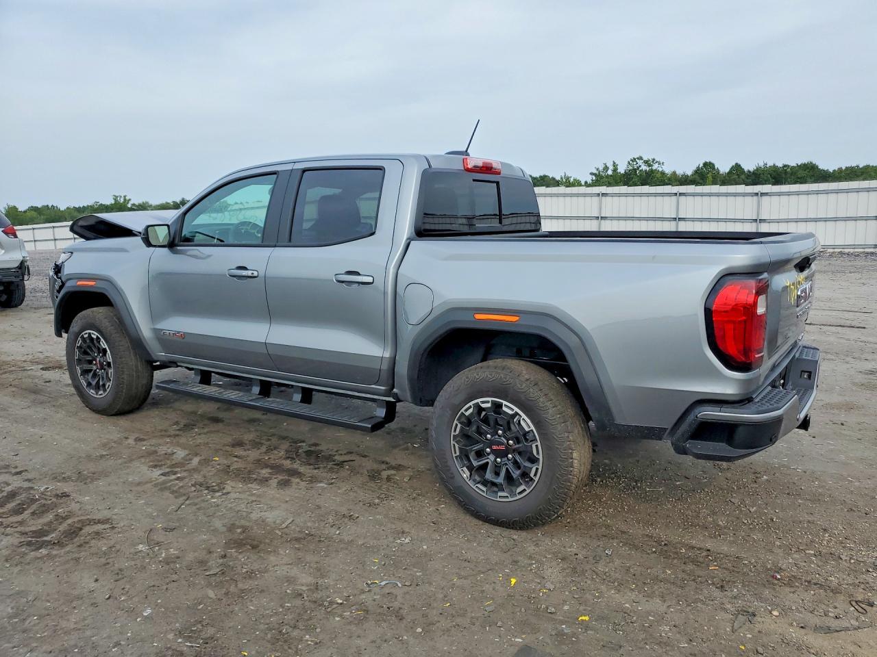 2026 GMC Canyon At4 - zdjęcie 2
