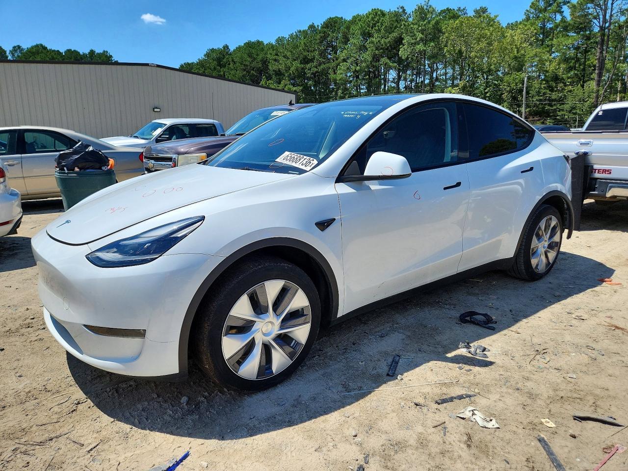 2023 Tesla Model Y - zdjęcie główne