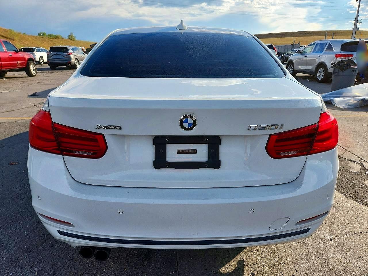 2017 BMW Seria 3 330i - zdjęcie 6