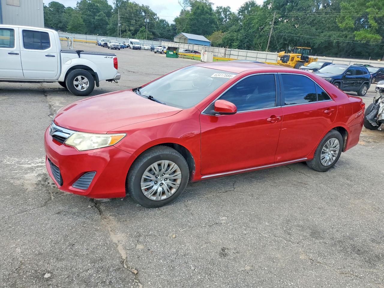 2014 Toyota Camry Le - zdjęcie główne