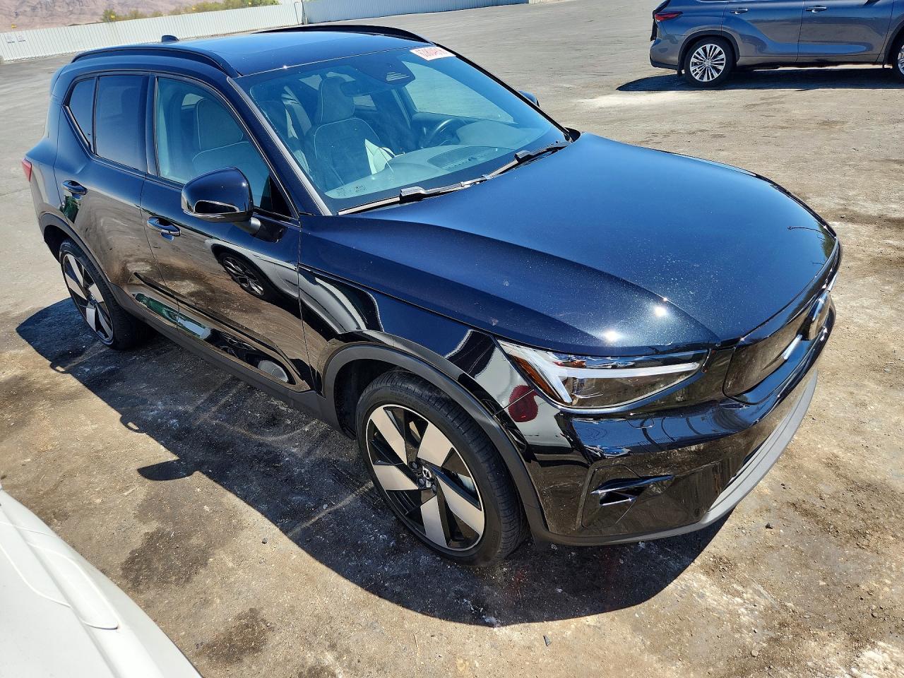 2023 Volvo Xc60 Ultimate Dark - zdjęcie 4