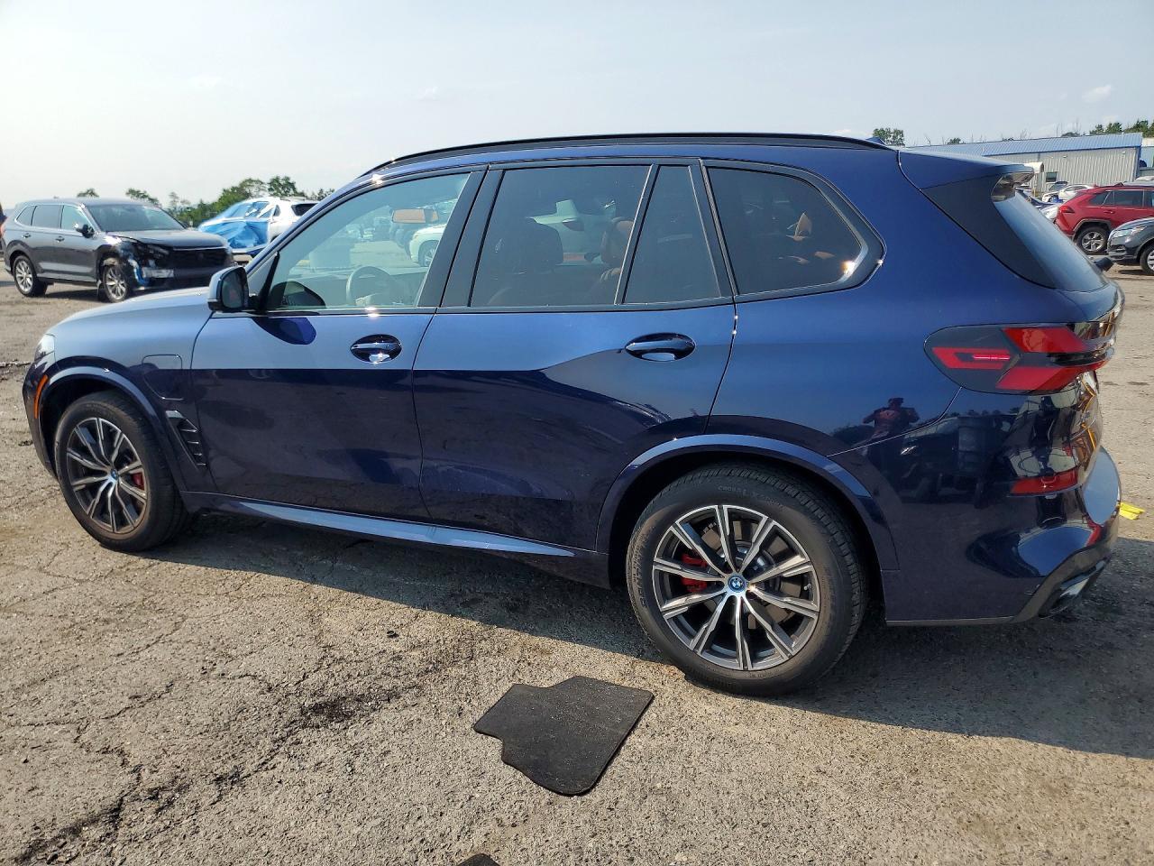 2025 BMW X5 xDrive50E - zdjęcie 2