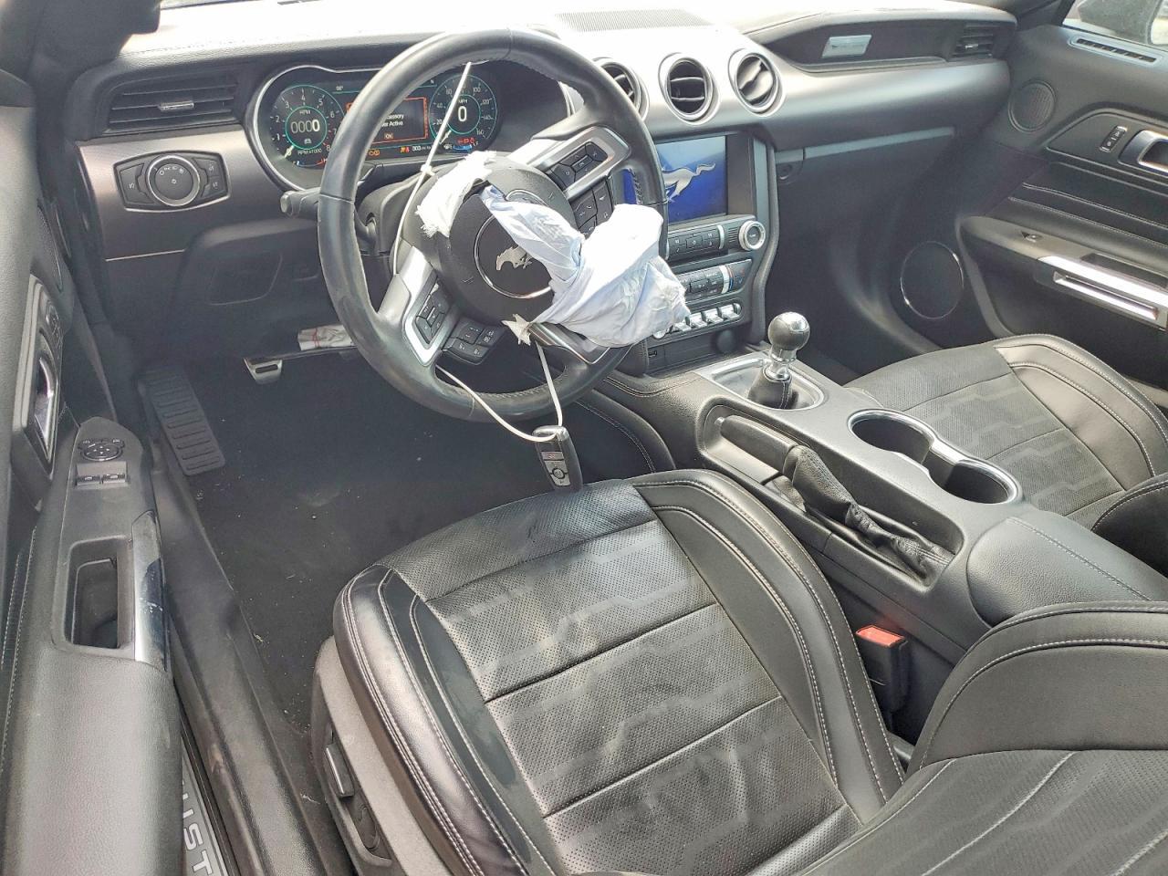 2021 Ford Mustang - zdjęcie 8