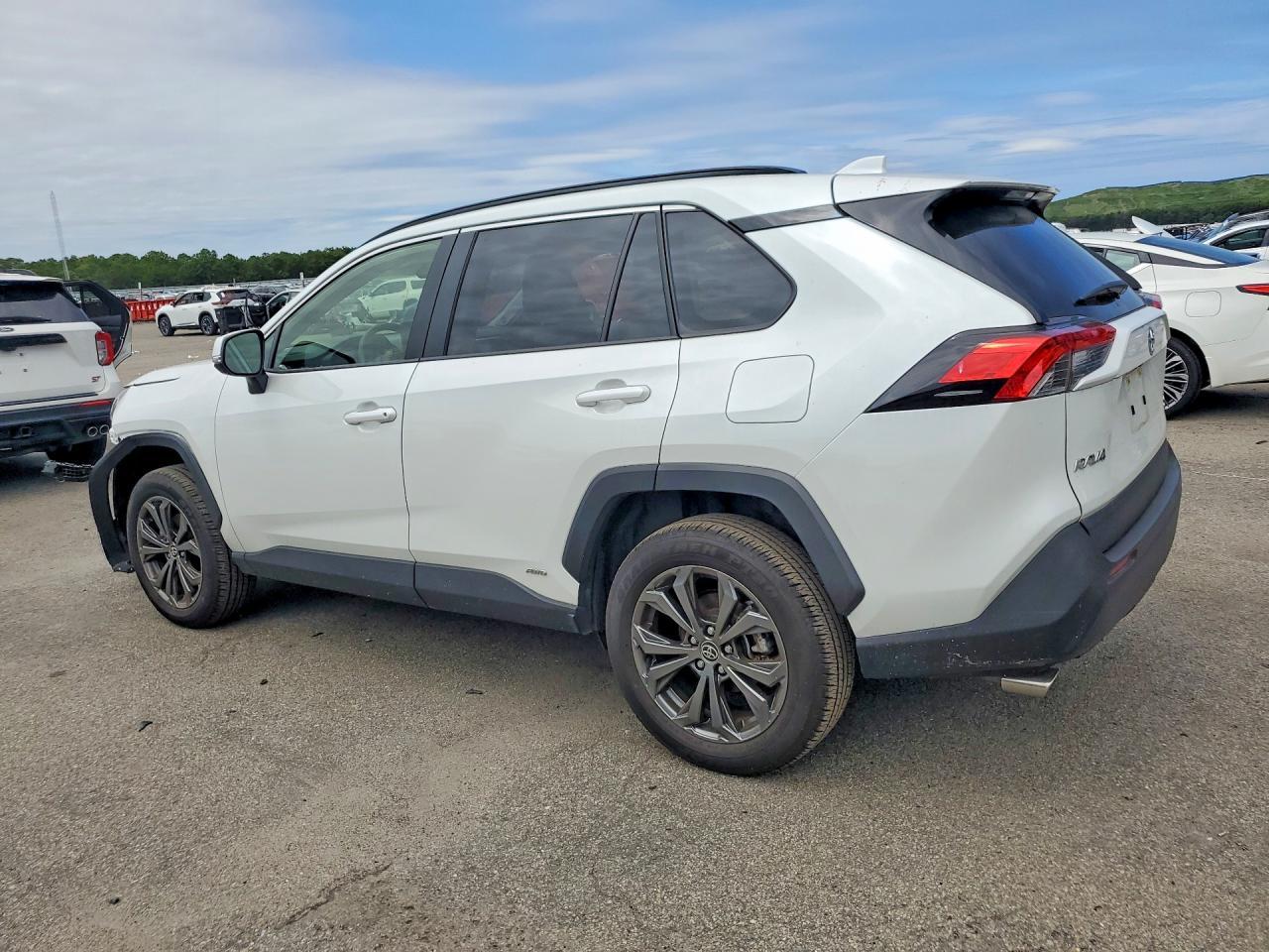 2025 Toyota Rav4 Xle Premium - zdjęcie 2
