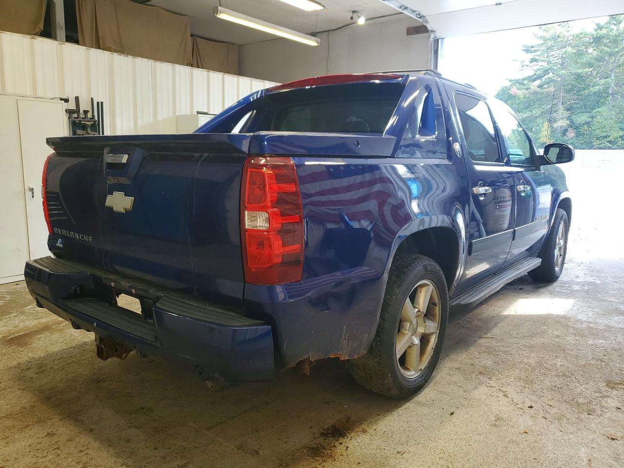2013 Chevrolet Avalanche Ltz - zdjęcie 3