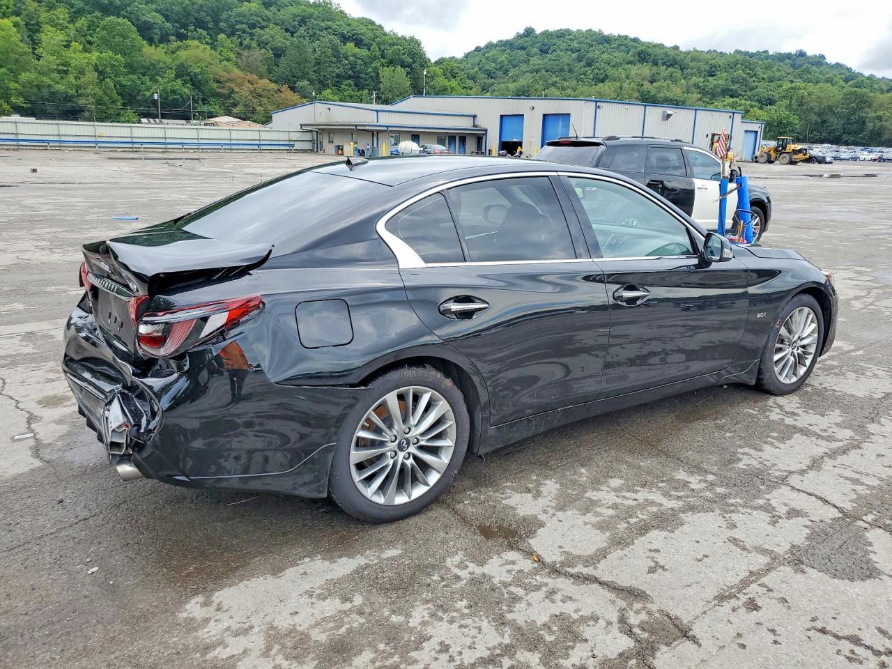 2019 Infiniti Q50 3.0T Luxe - zdjęcie 3