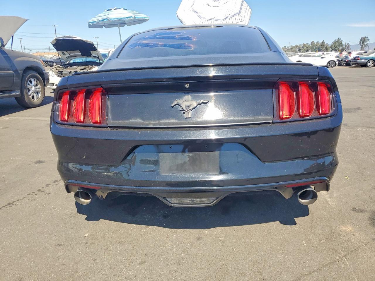 2015 Ford Mustang - zdjęcie 6