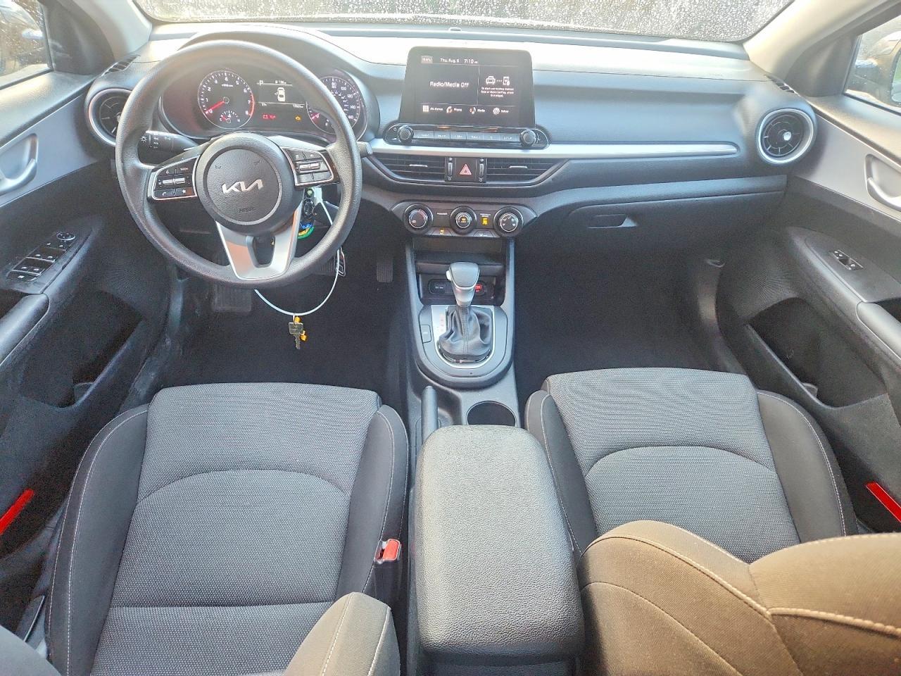 2024 Kia Forte Lxs - zdjęcie 8
