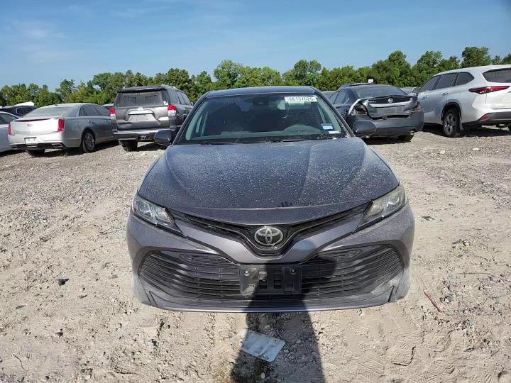 2019 Toyota Camry Le - zdjęcie 13