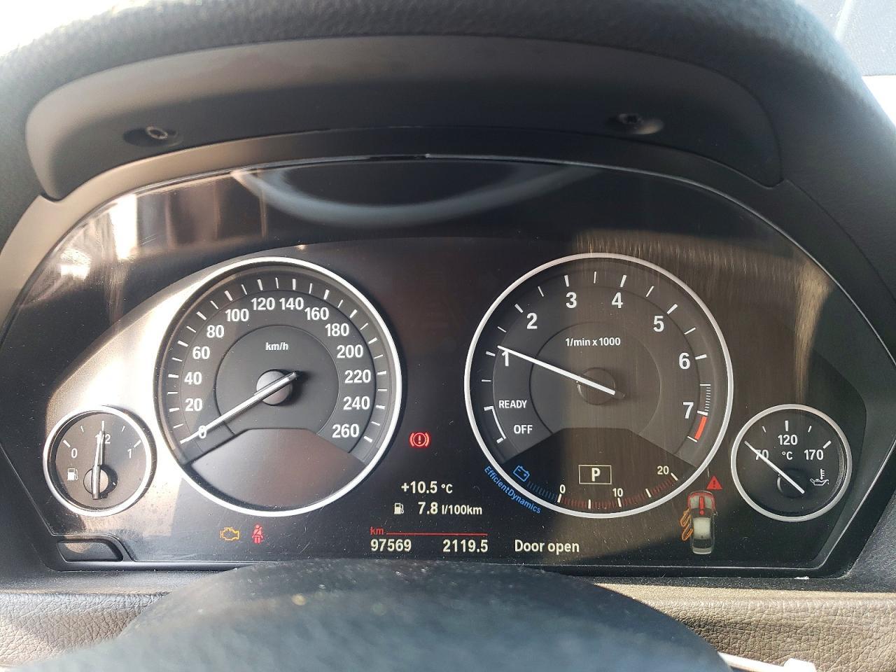 2017 BMW 330 Xi - zdjęcie 9