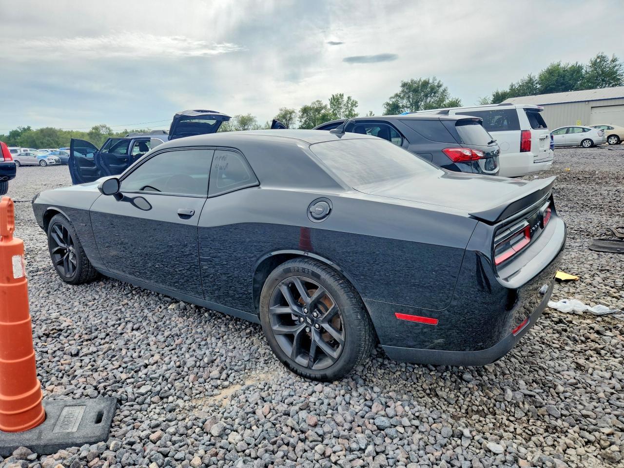 2019 Dodge Challenger R/T - zdjęcie 2
