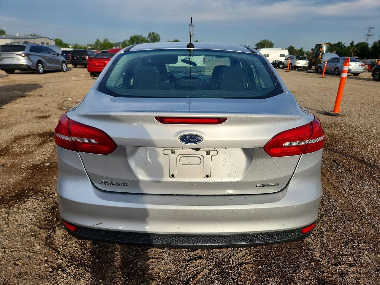 2016 Ford Focus S - zdjęcie 6