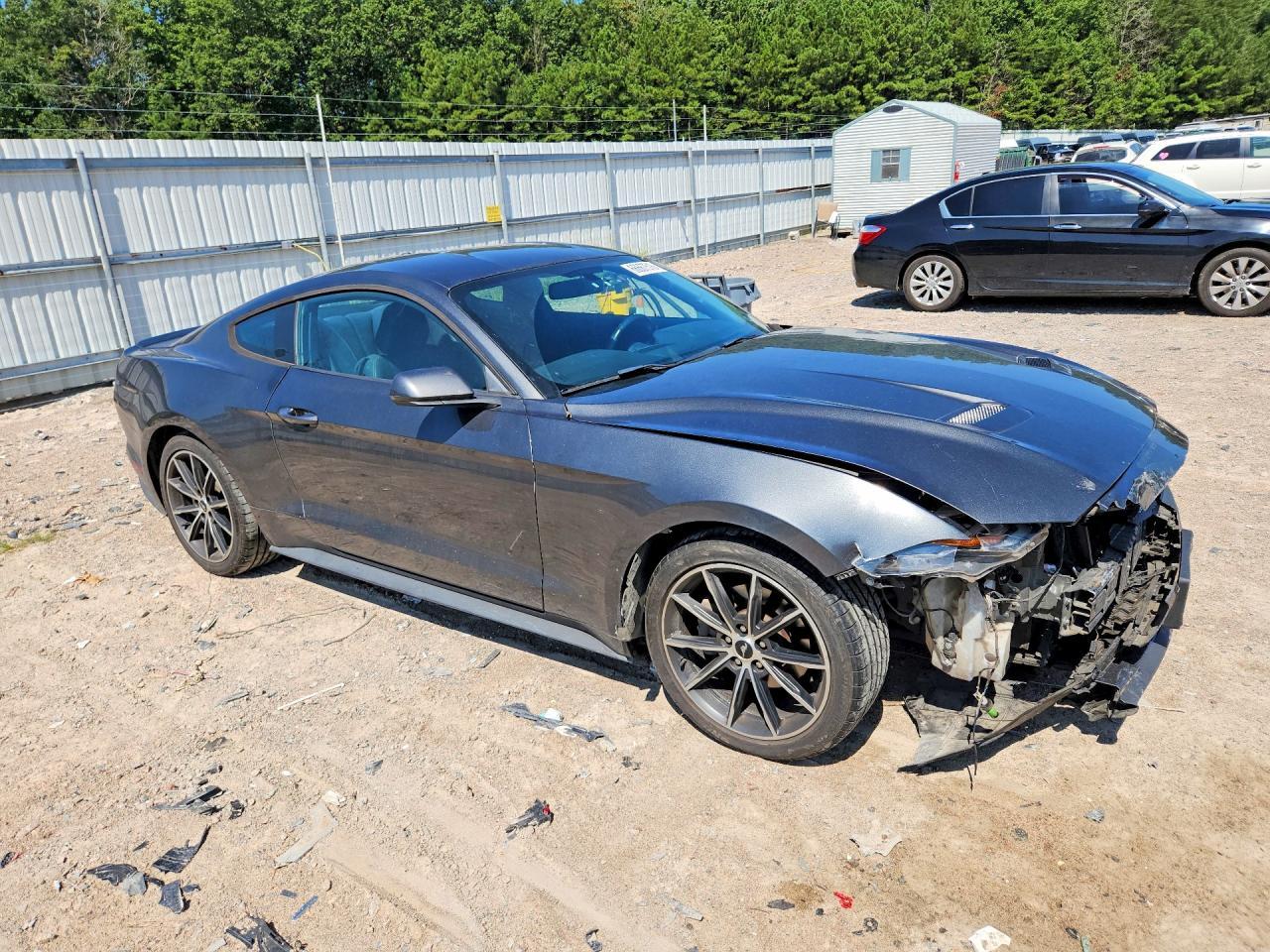 2019 Ford Mustang - zdjęcie 4