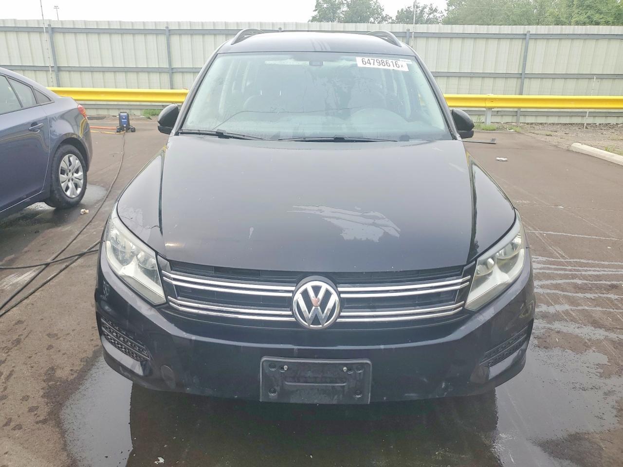 2017 Volkswagen Tiguan S - zdjęcie 5