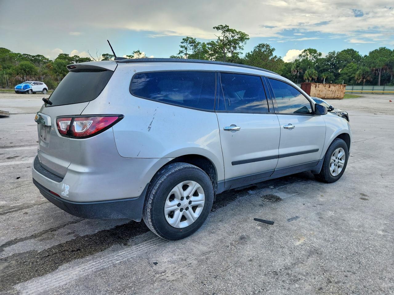2017 Chevrolet Traverse Ls - zdjęcie 3