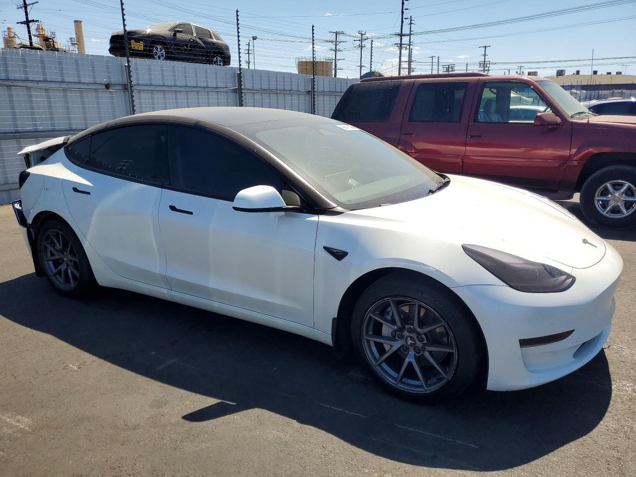 2023 Tesla Model 3 - zdjęcie 4