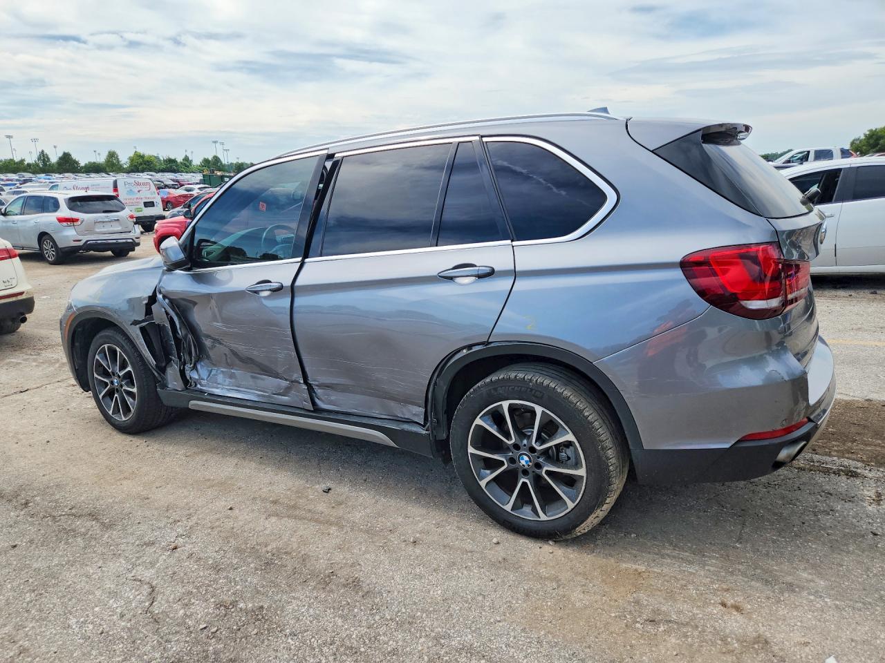 2017 BMW X5 xDrive35I - zdjęcie 2
