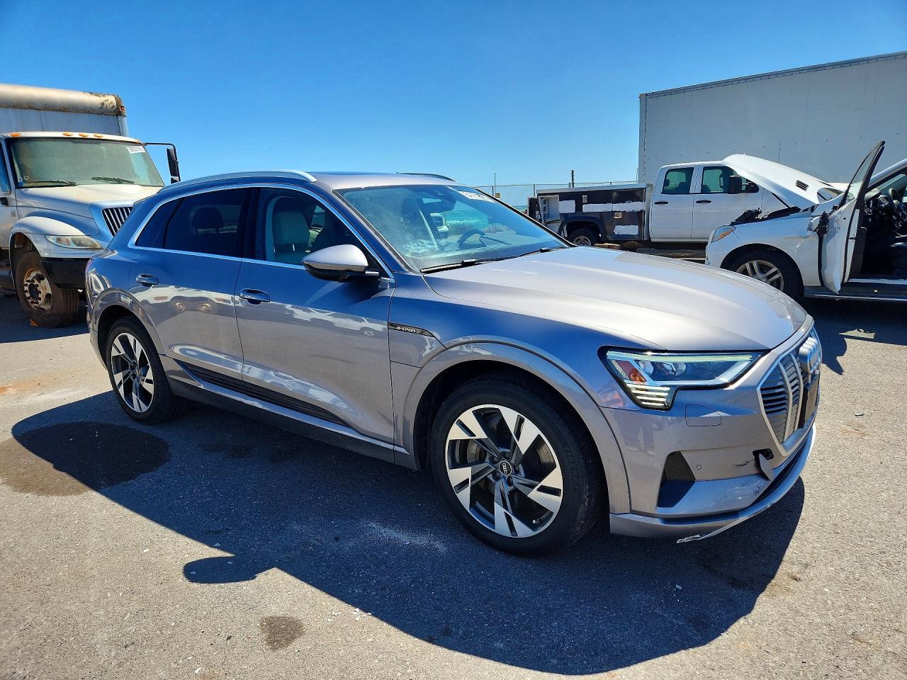 2022 Audi E-Tron Premium - zdjęcie 4
