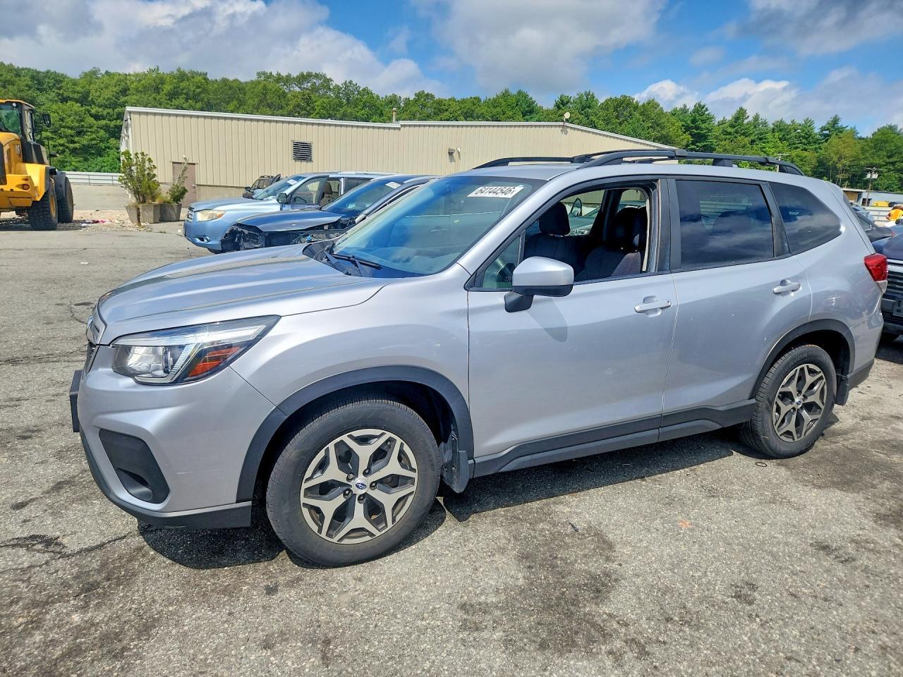 2020 Subaru Forester Premium - zdjęcie główne