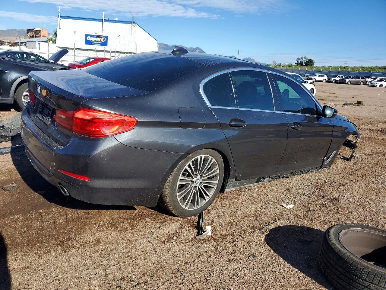 2019 BMW 530 I - zdjęcie 3