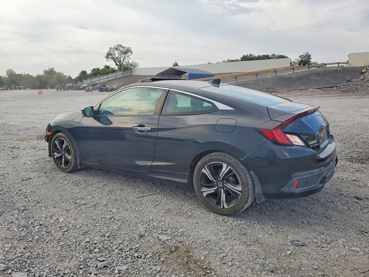 2016 Honda Civic Touring - zdjęcie 2
