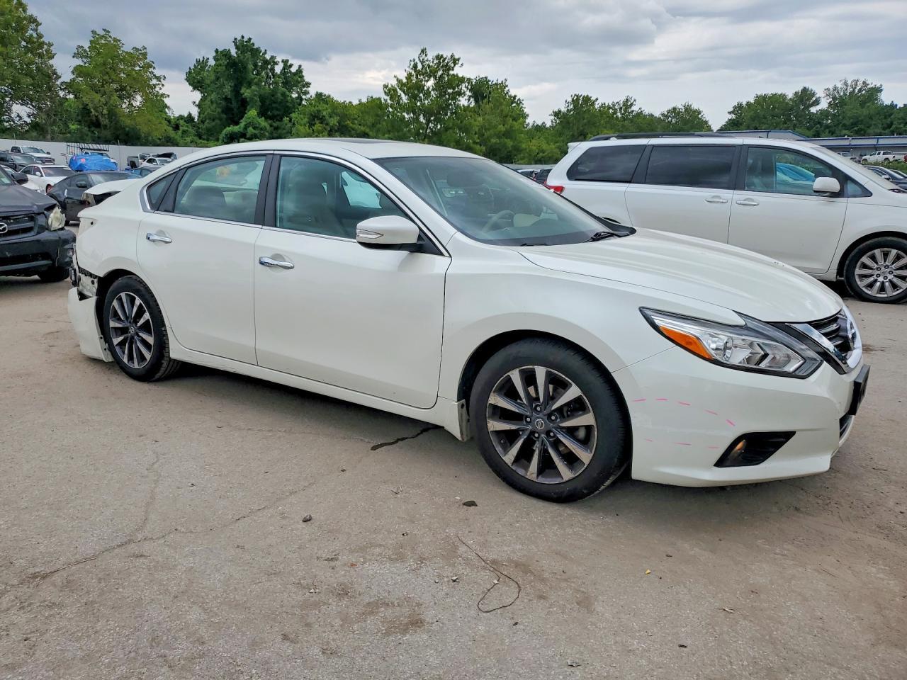 2017 Nissan Altima 2.5 Sv - zdjęcie 4