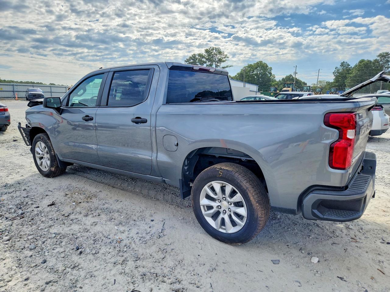 2022 Chevrolet Silverado Ltd C1500 Custom - zdjęcie 2