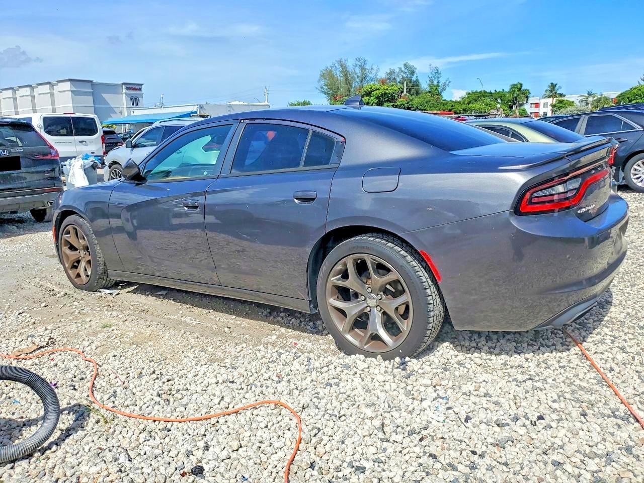 2016 Dodge Charger Sxt - zdjęcie 2
